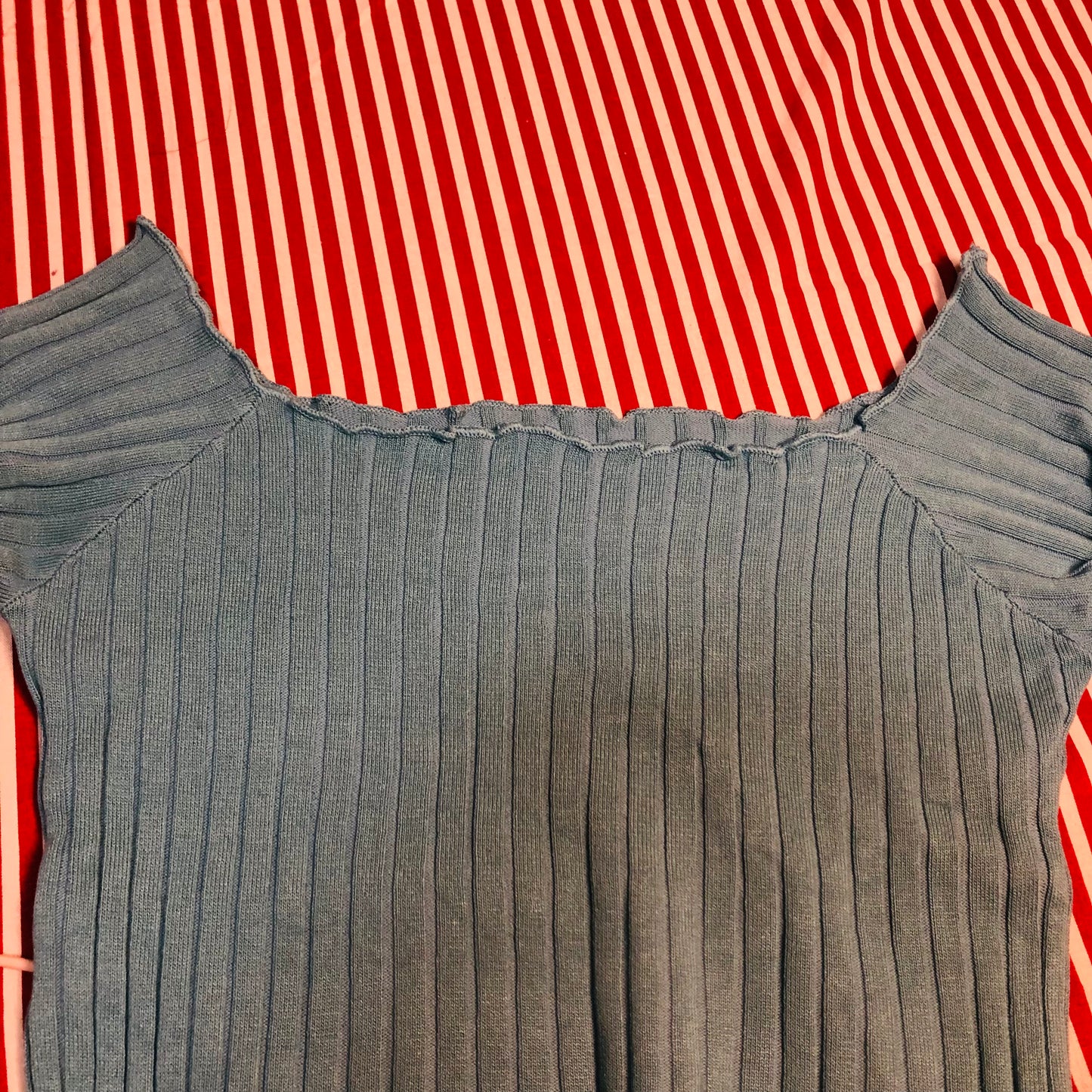 リブスクープネックTシャツ