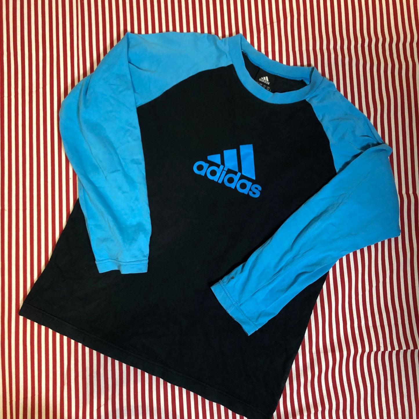 adidasロンT